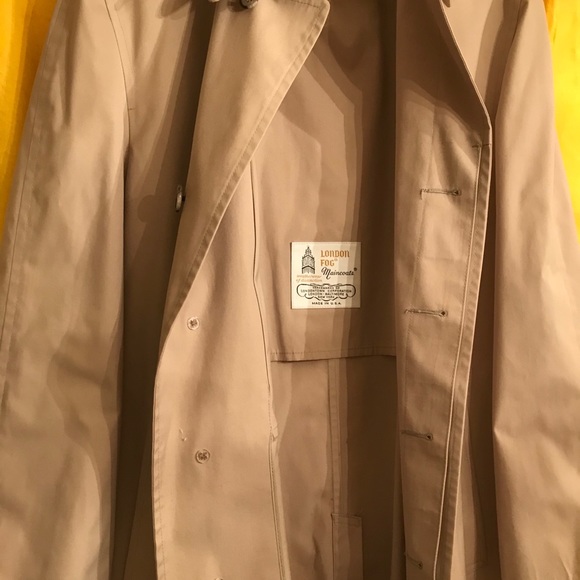London Fog men’s raincoat. Great condition. - Picture 3 of 8